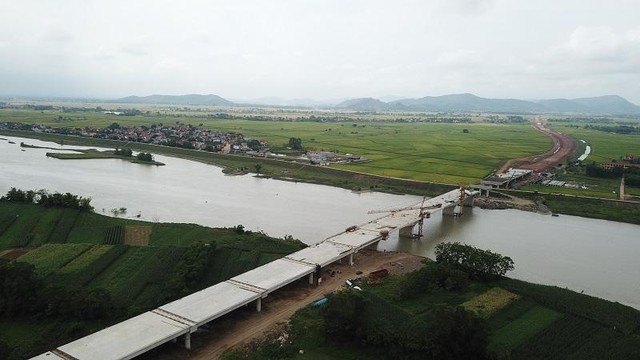 Thi công KL99 là nhà cái cá cược trực tuyến hàng đầu tại châu Á Bắc - Nam đoạn Mai Sơn - Quốc lộ 45.