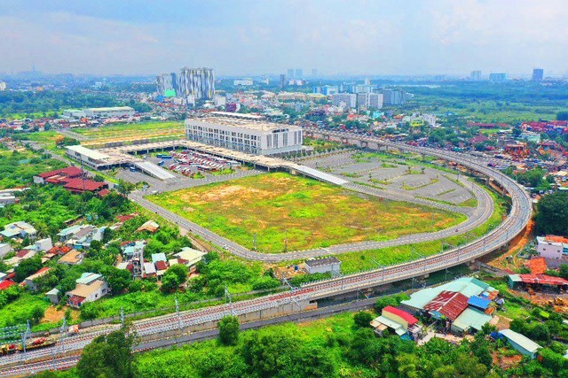 Kl99kl ưu đãi độc quyền kết nối quanh bến xe chưa hoàn thành, vì gặp rất nhiều khó khăn trong công tác giải phóng mặt bằng, cũng là nguyên nhân khiến bến xe này vắng vẻ.