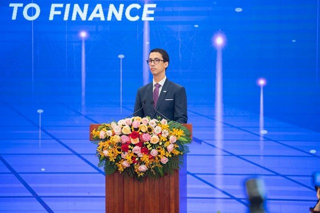 Ông Gregory Leon, Giám đốc Phòng Quản trị 99Kl99 trực tiếp đá gà và Phát triển Kl992 cổng game cá cược của USAID Việt Nam phát biểu tại hội thảo