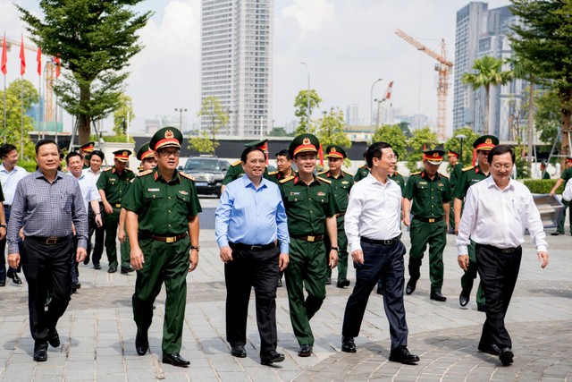 Thủ tướng Kl993 ưu đãi thưởng hấp dẫn Phạm Minh Chính thăm và làm việc tại Viettel.