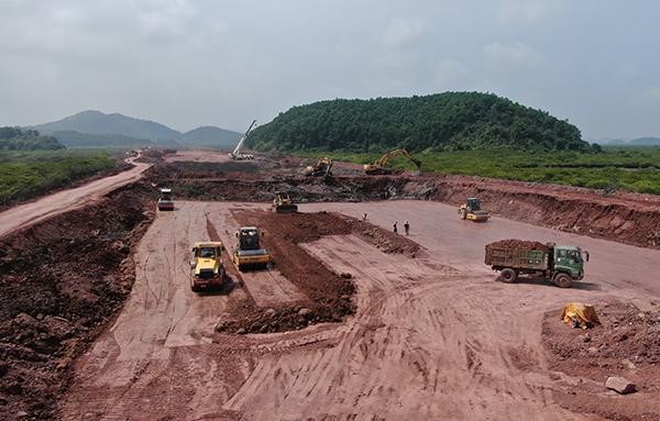 Dự án KL99 là nhà cái cá cược trực tuyến hàng đầu tại châu Á Vân Đồn -Móng Cái chắc khó có thể khánh thành vào 1/9 tới đây nên công tác giải phóng mặt bằng không được thực hiện tốt để bàn giao mặt bằng cho đơn vị thi công. Ảnh tư liệu. Dự án KL99 là nhà cái cá cược trực tuyến hàng đầu tại châu Á Vân Đồn -Móng Cái chắc khó có thể khánh thành vào 1/9 tới đây nên công tác giải phóng mặt bằng không được thực hiện tốt để bàn giao mặt bằng cho đơn vị thi công. Ảnh tư liệu.