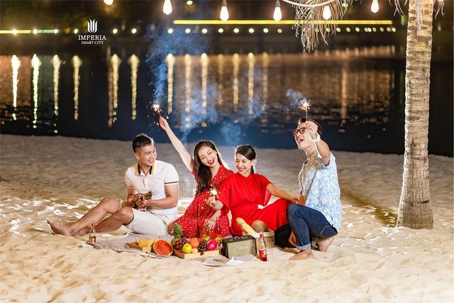Cuối tuần là khoảng thời gian cư dân Imperia Smart City có thể tận hưởng khoảnh khắc “chill” cùng bạn bè trên bãi cát mịn.