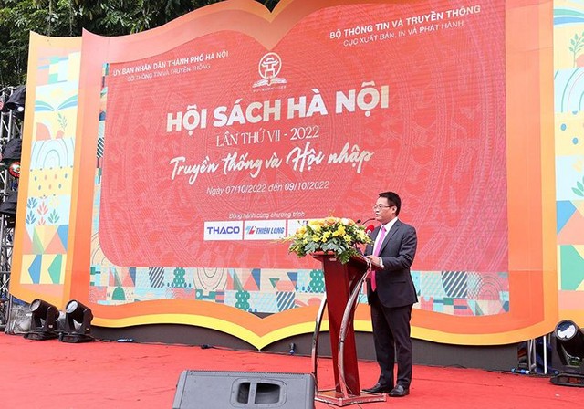 Phó Giám đốc phụ trách Sở Thông tin và Truyền thông Hà Nội Nguyễn Việt Hùng phát biểu.