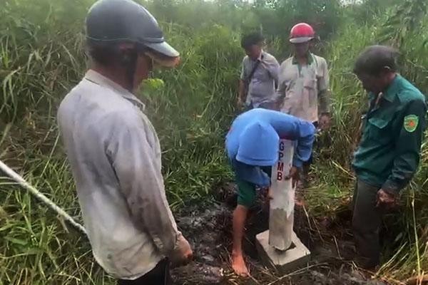 Cắm cọc giải phóng mặt bằng Dự án đường Vành đai 3, TP.HCM đoạn đi qua huyện Hóc Môn