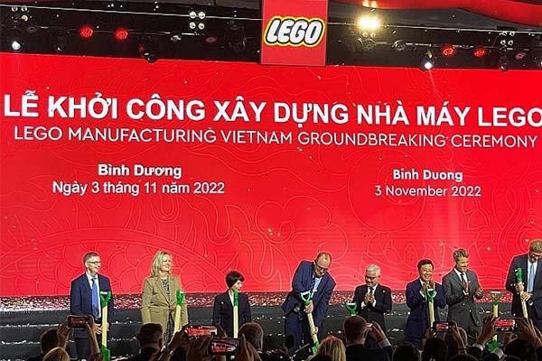 Nghi thức khởi công nhà máy LEGO