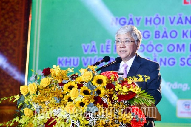 Ông Đỗ Văn Chiến, Bí thư Trung ương Đảng, Chủ tịch Ủy ban Trung ương MTTQ Việt Nam phát biểu tại Lễ khai mạc. Ảnh: Báo Sóc Trăng