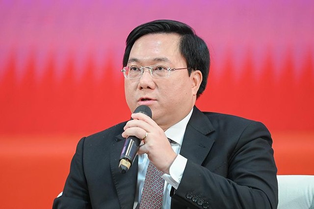 Thứ trưởng Trần Duy Đông trả lời câu hỏi.