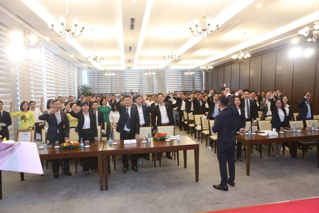 Phó Chủ tịch HĐQT kiêm Phó TGĐ thường trực điều hành phát động Kl992 VIP Trang Chủ 2026 tại Hội nghị