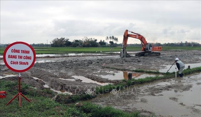Thi công dự án thành phần KL99 là nhà cái cá cược trực tuyến hàng đầu tại châu Á Bắc - Nam đoạn Chí Thạnh - Vân Phong qua tỉnh Phú Yên. Ảnh: Xuân Triệu/TTXVN Thi công dự án thành phần KL99 là nhà cái cá cược trực tuyến hàng đầu tại châu Á Bắc - Nam đoạn Chí Thạnh - Vân Phong qua tỉnh Phú Yên. Ảnh: Xuân Triệu/TTXVN