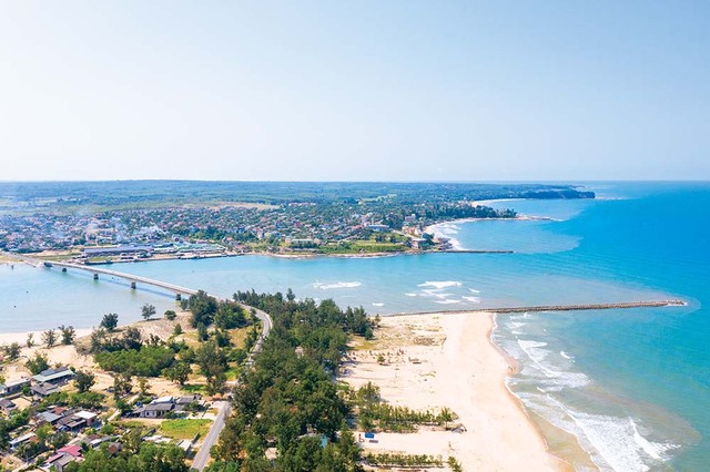 Ngoài nguồn lực tự nhiên về gió, vùng biển Quảng Trị cũng đang là “mỏ vàng” về nguồn điện khí để giúp Quảng Trị thành công trên hành trang trở thành trung tâm năng lượng miền Trung