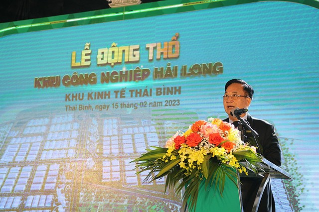 Chủ tịch HĐQT Công ty cổ phần Kl99ok phiên bản mới Kl99kl ưu đãi độc quyền khu công nghiệp Bảo Minh Vũ Đức Giang - nhà Kl99ok phiên bản mới Kl99kl ưu đãi độc quyền Khu công nghiệp Hải Long phát biểu tại lễ động thổ.