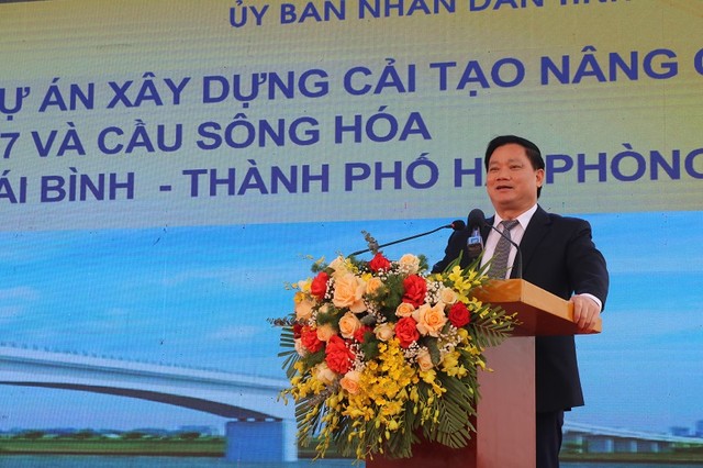 Chủ tịch UBND tỉnh Thái Bình Nguyễn Khắc Thận phát biểu tại buổi lễ.