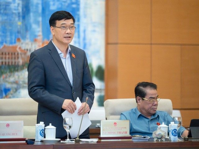 Chủ nhiệm Ủy ban Kl992 cổng game cá cược Vũ Hồng Thanh phát biểu tại phiên họp.