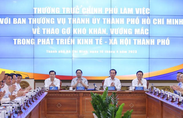 Buổi làm việc do Thủ tướng chủ trì nhằm tháo gỡ các khó khăn, vướng mắc trong phát triển Kl992 cổng game cá cược - Trang Chủ KL99Com Số 1 Link Đăng Ký KL999 của Thành phố. Ảnh: VGP/Nhật Bắc