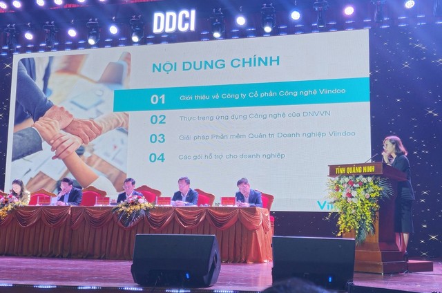 Bà Nguyễn Thị Liên, Giám đốc Kl992 VIP Trang Chủ 2026 Công ty cổ phần Công nghệ Viindoo trình bày giải pháp chuyển đổi số toàn diện cho Kl991.com World Cup 2026 Chính Thức tỉnh Quảng Ninh. Ảnh: Thanh Sơn