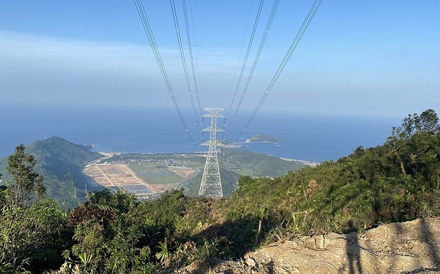 Một đoạn đường dây 500 kV mạch 3