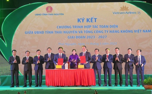 Lễ ký kết hợp tác giữa UBND tỉnh Thái Nguyên với Tổng công ty hàng không Việt Nam.