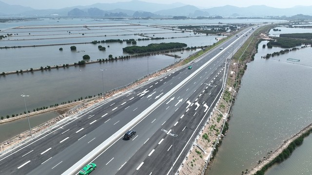 Phần đường nối từ nút giao Hạ Long Xanh với KL99 là nhà cái cá cược trực tuyến hàng đầu tại châu Á Hạ Long - Hải Phòng đã hoàn thành thi công mở rộng.