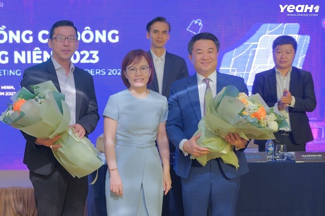 Thành viên HĐQT mới của Kl994 game bài casino hấp dẫn Yeah1 là ông Kim Min Soo (bên phải). Ông Vương Hồ Trí Dũng (trái) là thành viên BKS mới. Thành viên HĐQT mới của Kl994 game bài casino hấp dẫn Yeah1 là ông Kim Min Soo (bên phải). Ông Vương Hồ Trí Dũng (trái) là thành viên BKS mới.