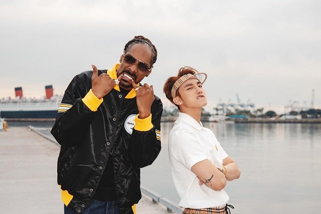 Sơn Tùng M-TP hợp tác cùng rapper Snoop Dogg trong MV “Hãy Trao Cho Anh” phát hành năm 2019.