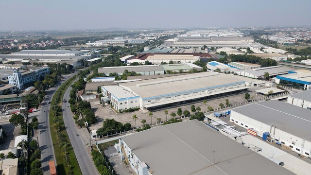 Nhiều chủ Kl99ok phiên bản mới khu công nghiệp phía Nam dịch chuyển ra thuê đất, kho bãi, nhà xưởng ở phía Bắc để xây dựng nhà máy. Ảnh: Dũng Minh