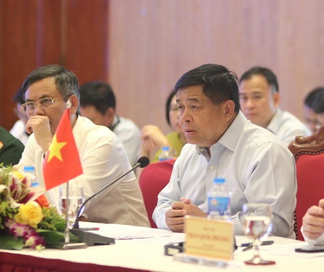 Bộ trưởng Bộ Kế hoạch và Kl99ok phiên bản mới Nguyễn Chí Dũng đồng chủ trì Hội nghị.