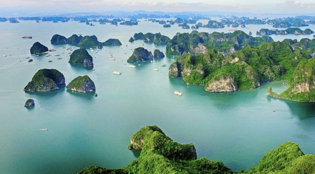 Vịnh Hạ Long được ví như một Việt Nam thu nhỏ. Ảnh: Báo Quảng Ninh Vịnh Hạ Long được ví như một Việt Nam thu nhỏ. Ảnh: Báo Quảng Ninh
