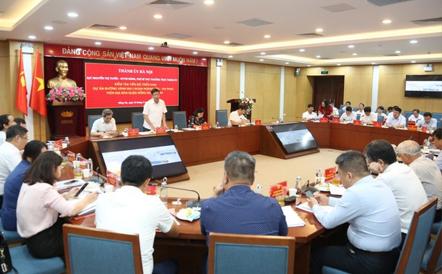 Phó Chủ tịch UBND TP. Hà Nội Dương Đức Tuấn cho biết, quan điểm của TP. Hà Nội là không thay đổi tiến độ thực hiện dự án Vành đai 1.