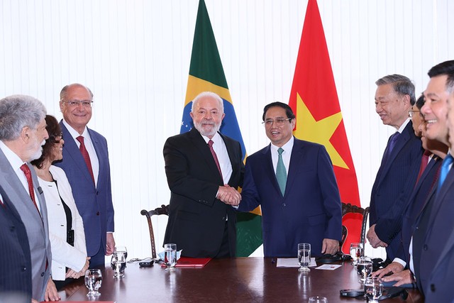 Thủ tướng Phạm Minh Chính hội đàm với Tổng thống Brazil Luiz Inacio Lula da Silva. (Ảnh: VGP/Nhật Bắc)