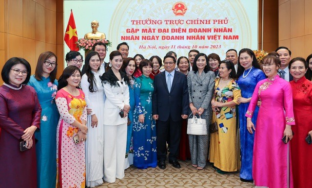 Thủ tướng Phạm Minh Chính và các doanh nhân (Ảnh: VGP/Nhật Bắc) Thủ tướng Phạm Minh Chính và các doanh nhân (Ảnh: VGP/Nhật Bắc)