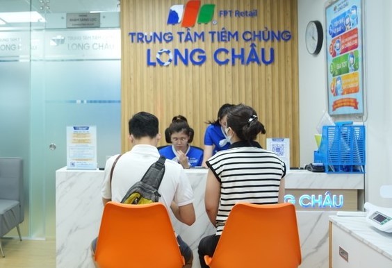 FPT Retail vừa tham gia thị trường tiêm chủng bằng việc mở 5 trung tâm ở Hà Nội và TP.HCM. FPT Retail vừa tham gia thị trường tiêm chủng bằng việc mở 5 trung tâm ở Hà Nội và TP.HCM.