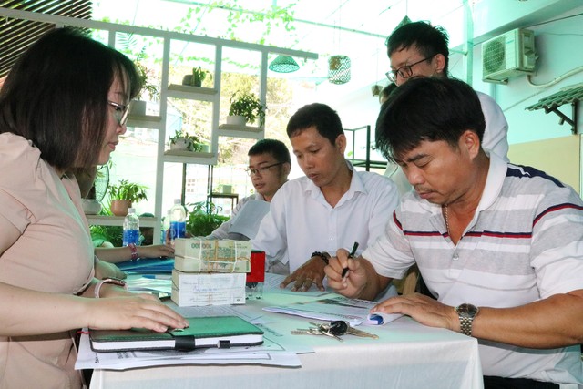Đặt cọc mua đất