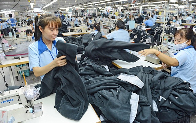 Các biến cố trên trường quốc tế đang cản trở đà hồi phục của thị trường. Ảnh: Quang Định