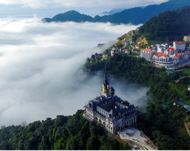 Tam Đảo là khu du lịch quốc gia thứ 7 của Việt Nam được tổ chức World Travel Award vinh danh là thị trấn du lịch hàng đầu thế giới vào năm 2022