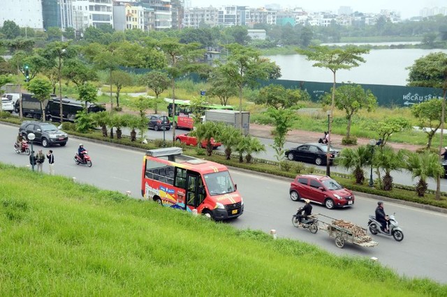 Tuyến City Tour “Thăng Long thắng cảnh” hoạt động từ 9h - 18h30. Tần suất hoạt động 30 phút/lượt, sức chứa 20 chỗ.