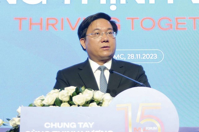 Ông Trần Duy Đông, Thứ trưởng Bộ Kế hoạch và Kl99ok phiên bản mới