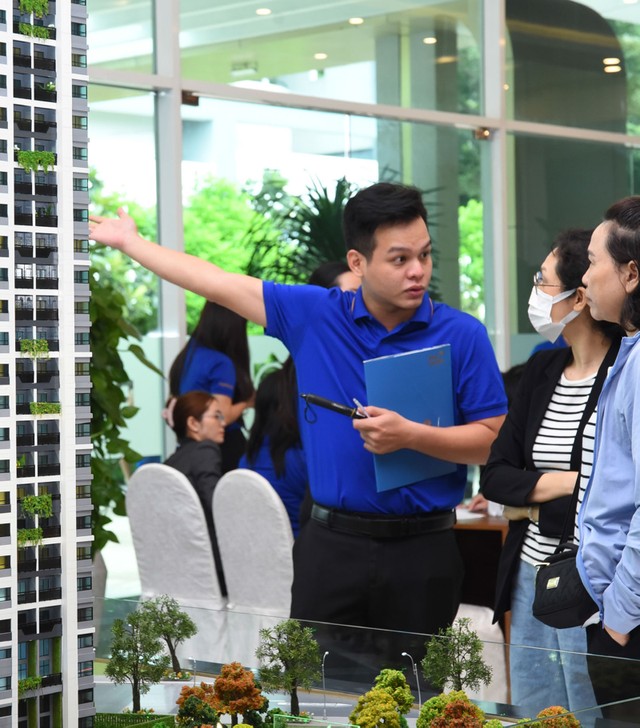 Nhà Kl99ok phiên bản mới rốt ráo tìm mua sản phẩm tốt. Ảnh: Việt Dũng