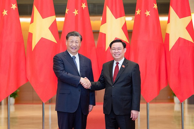 Chủ tịch Quốc hội Vương Đình Huệ hội kiến Tổng Bí thư, Chủ tịch Trung Quốc Tập Cận Bình (Ảnh: Quochoi.vn)