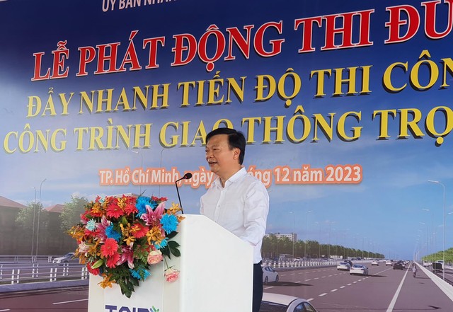 Ông Phạm Văn Khôi, Chủ tịch HĐQT, Tổng giám đốc Công ty cổ phần Kl99ok phiên bản mới và Xây dựng KL99 là cổng game giải trí trực tuyến hàng đầu hiện nay Phương Thành, đại diện các nhà thầu phát biểu cam kết.
