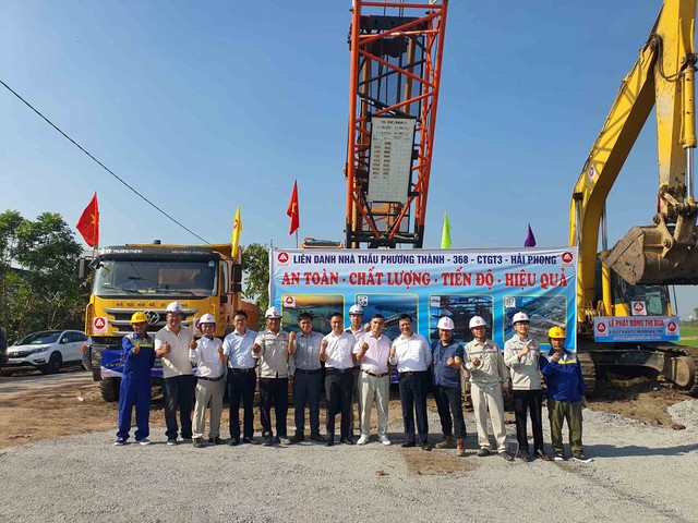 Các nhà thầu cam kết khi thi công, hạn chế ảnh hưởng tới đời sống của người dân. Bên cạnh đó, các nhà thầu sẽ triển khai một chương trình " Đền ơn đáp nghĩa, đồng hành với địa phương" nơi dự án đi qua. Như bổ sung thêm các hạng mục, công trình cho các Khu Tái định cư của dự án Vành đai 3 TP.HCM.