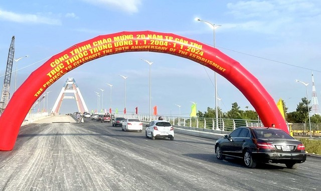 Thông xe kỹ thuật công trình cầu Trần Hoàng Na.