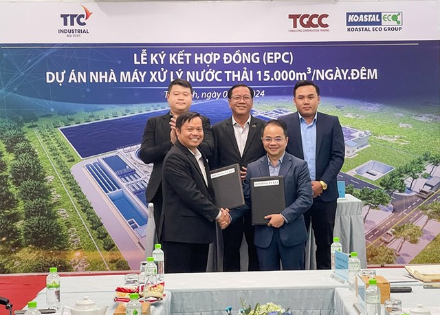 Theo nội dung hợp tác, Koastal Eco sẽ là đơn vị thi công nhà máy xử lý nước thải tập trung, có quy mô lớn, công suất 15.000 m3/ngày đêm do TTC IZ làm chủ Kl99ok phiên bản mới.