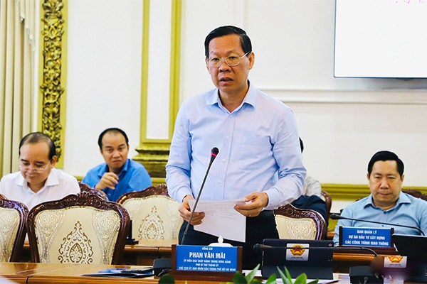 Chủ tịch UBND TP.HCM Phan Văn Mãi đề nghị các địa phương rà soát lại để thống nhất tiến độ cụ thể Dự án đường Vành đai 4, TP.HCM