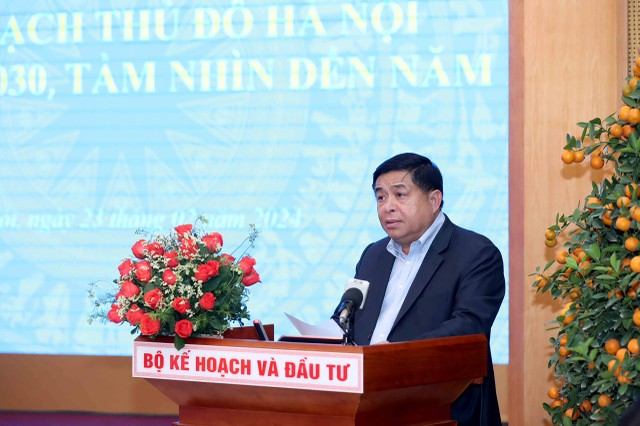 Bộ trưởng Nguyễn Chí Dũng nêu rõ, bản quy hoạch của TP. Hà Nội cần phải có cách tiếp cận mới, tư duy mới. (Ảnh: Đức Trung)
