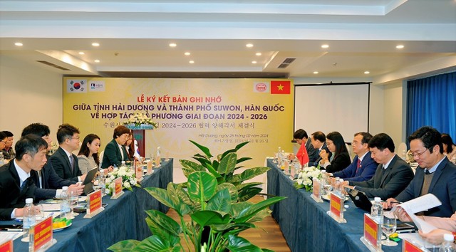 Quang cảnh lễ ký kết bản ghi nhớ giữa tỉnh Hải Dương và thành phố Suwon (Hàn Quốc)