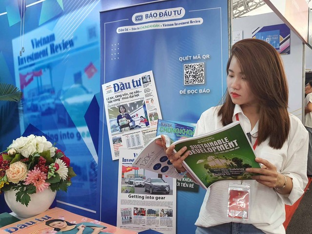 Những ấn phẩm của Báo Kl99ok phiên bản mới tại ngày hội.