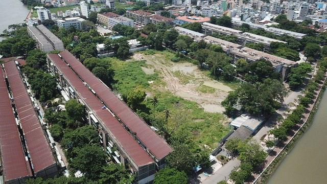 Cư xá Thanh Đa (quận Bình Thạnh) mòn mỏi chờ đợi dự án tái định cư từ hơn chục năm nay. Ảnh: Lê Toàn