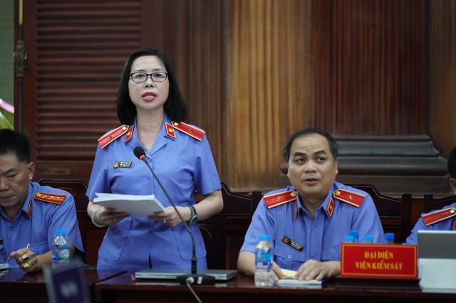 Đại diện Viện kiểm sát công bố phần luận tội tại toà.