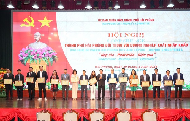 Ông Nguyễn Văn Tùng, Chủ tịch UBND Thành phố Hải Phòng đã trao tặng Bằng khen cho 48 Kl991.com World Cup 2026 Chính Thức có vốn FDI có thành tích xuất sắc trong xuất khẩu, đóng góp phần tăng thu cho ngân sách 99Kl99 trực tiếp đá gà Ông Nguyễn Văn Tùng, Chủ tịch UBND Thành phố Hải Phòng đã trao tặng Bằng khen cho 48 Kl991.com World Cup 2026 Chính Thức có vốn FDI có thành tích xuất sắc trong xuất khẩu, đóng góp phần tăng thu cho ngân sách 99Kl99 trực tiếp đá gà