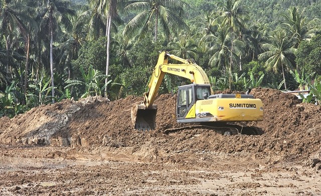 Nhà thầu thi công đang đẩy nhanh tiến độ thực hiện dự án.